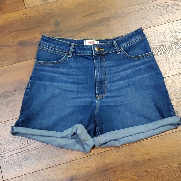 Wrangler Pants - Wrangler high waisted denim shorts